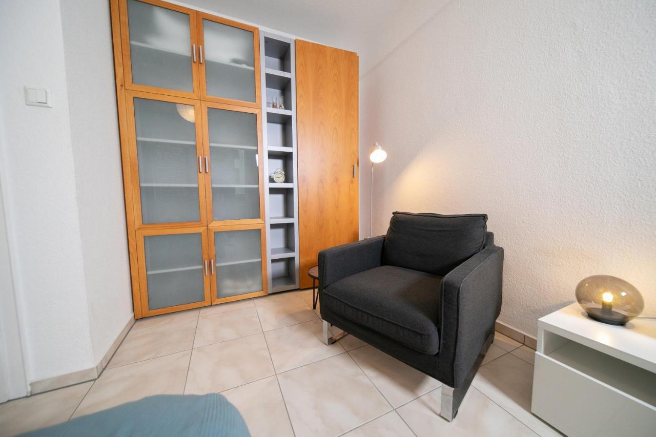 Apartment Blue - Zentral Und Gut Angebunden Düsseldorf Eksteriør bilde
